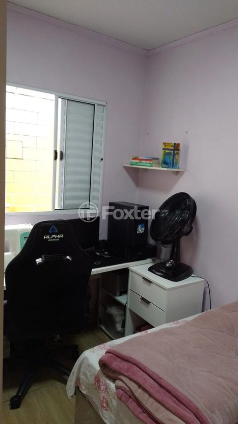 Image 7 - 879324