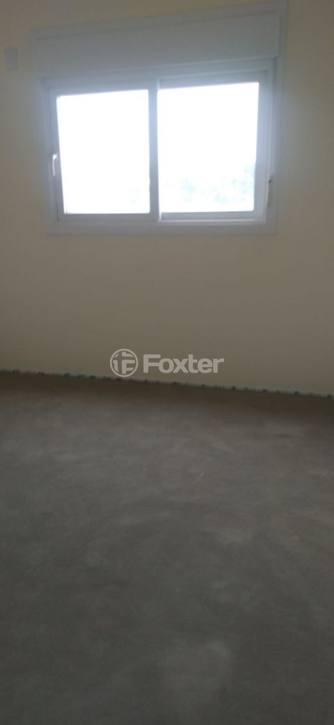 Image 4 - 879332