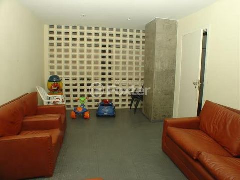 Image 5 - 879356