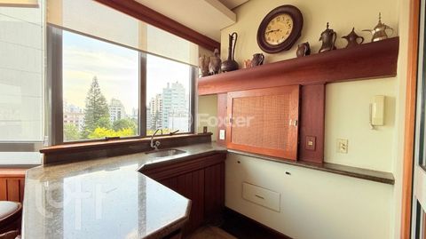 Image 8 - 879365