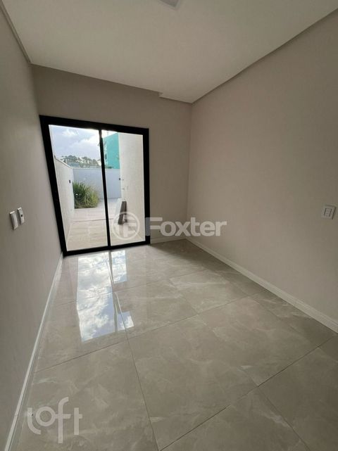 Image 1 - 879366