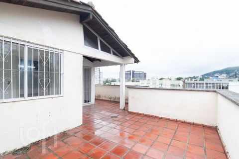 Image 4 - 879367