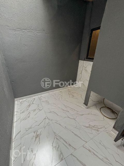 Image 7 - 879386