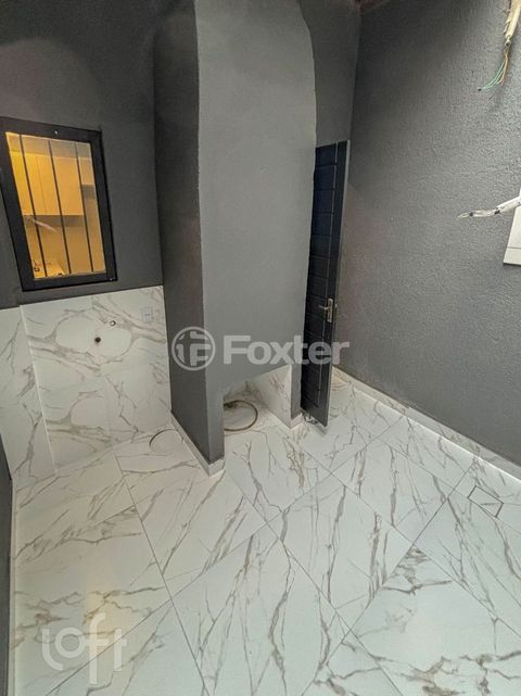 Image 8 - 879386