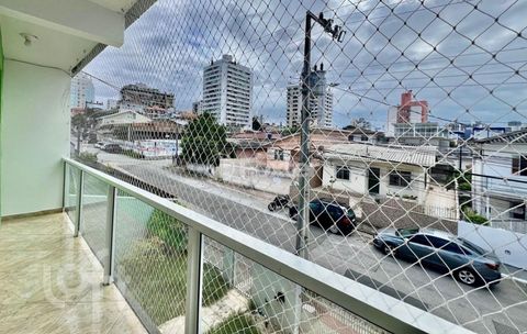 Image 12 - 879387