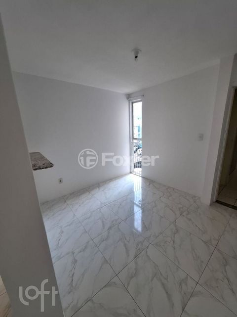 Image 7 - 879431