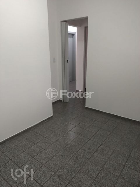 Image 11 - 879435