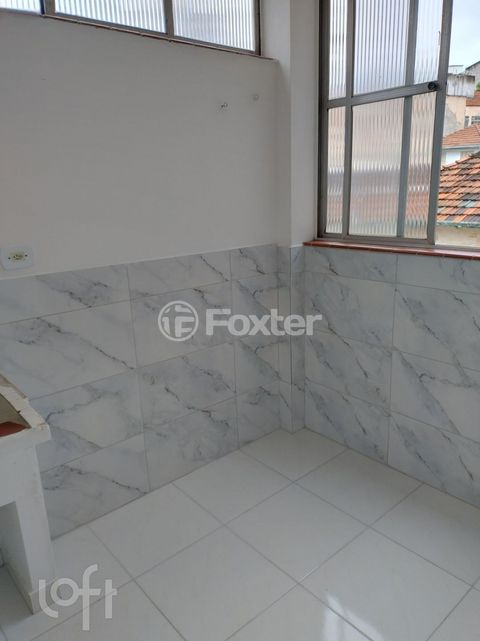 Image 7 - 879435