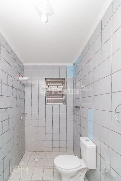 Image 19 - 879435