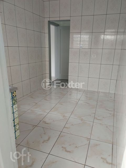 Image 4 - 879435