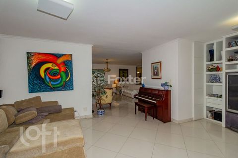 Image 10 - 879454