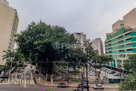 Image 12 - 879454