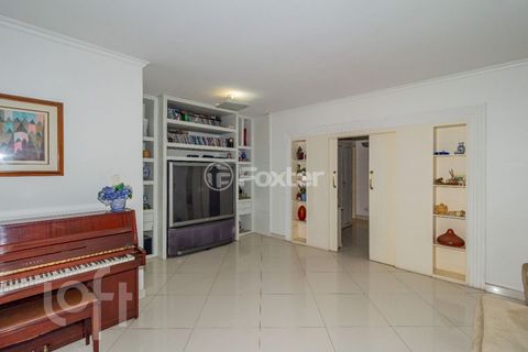 Image 8 - 879454