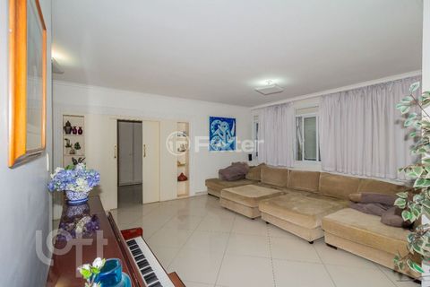 Image 7 - 879454