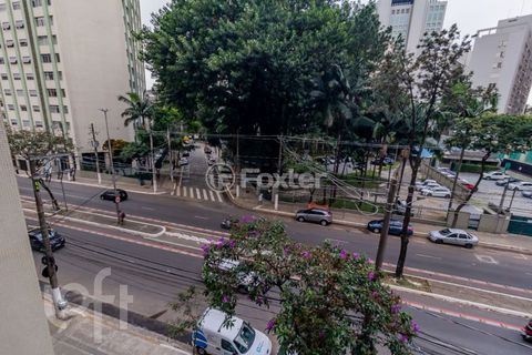 Image 11 - 879454