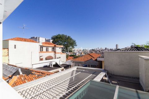 Image 19 - 879456