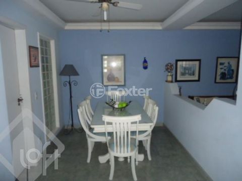 Image 3 - 879458