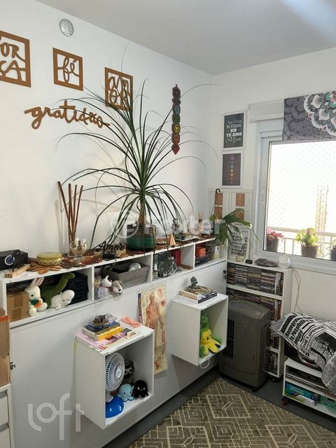 Image 6 - 879459