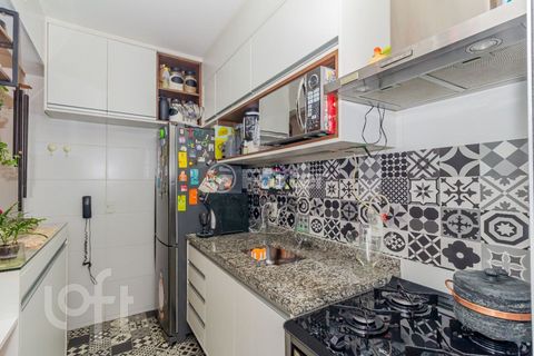 Image 7 - 879459