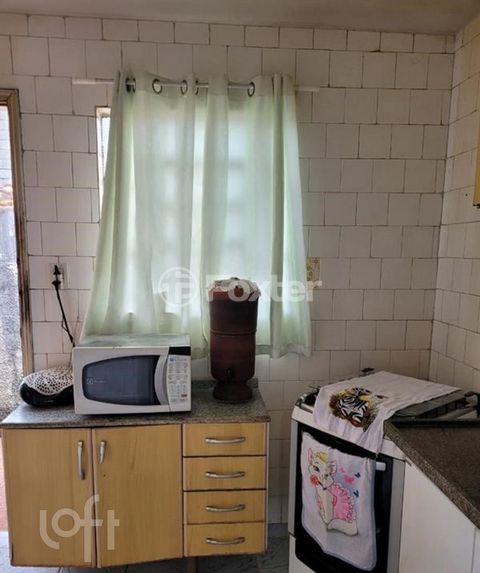 Image 4 - 879466