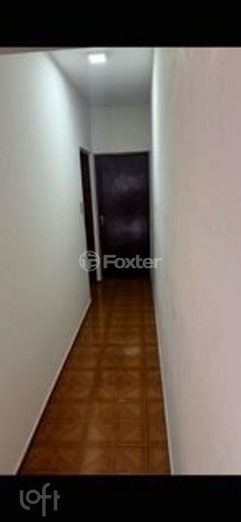Image 11 - 879477