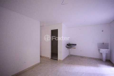 Image 4 - 879492