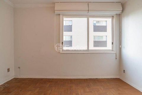 Image 17 - 879497
