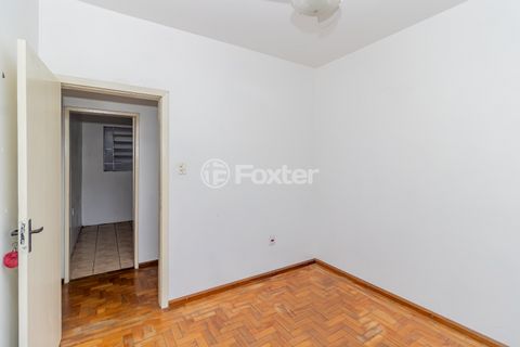 Image 7 - 879502