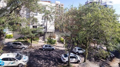Image 12 - 879503