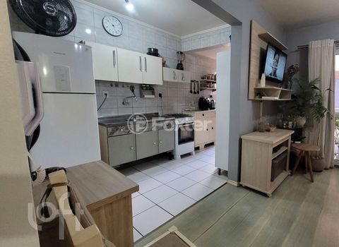 Image 7 - 879504
