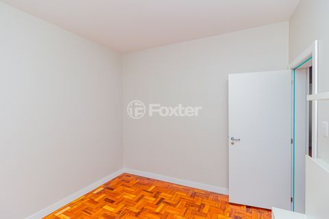 Image 6 - 879506