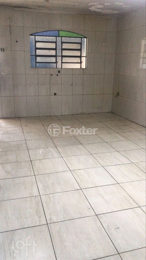 Image 4 - 879515