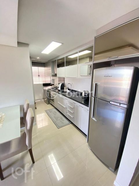 Image 3 - 879519