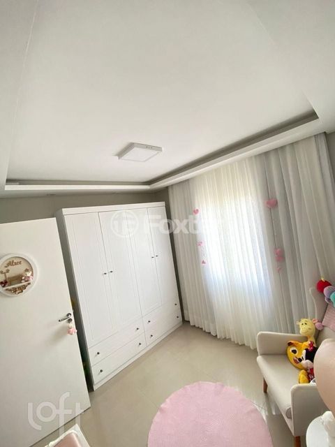 Image 7 - 879519