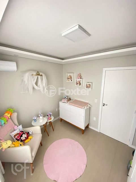 Image 8 - 879519