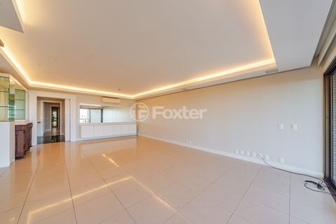 Image 9 - 879522