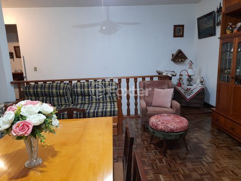 Image 5 - 879524