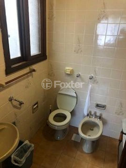 Image 8 - 879524
