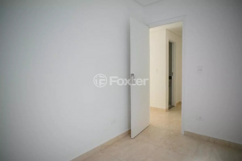 Image 7 - 879529