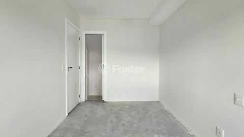 Image 10 - 879534