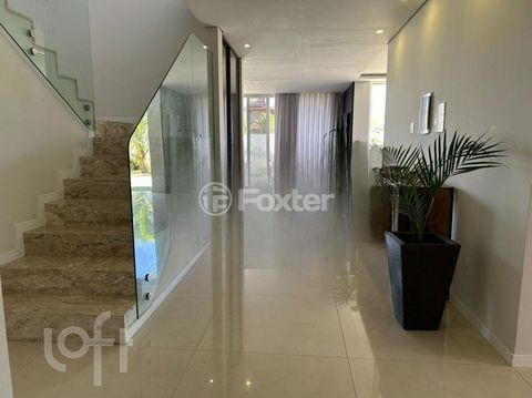 Image 3 - 879535