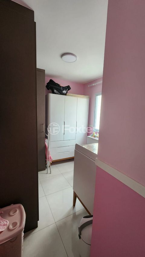 Image 9 - 879538