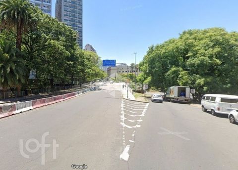 Image 13 - 879542