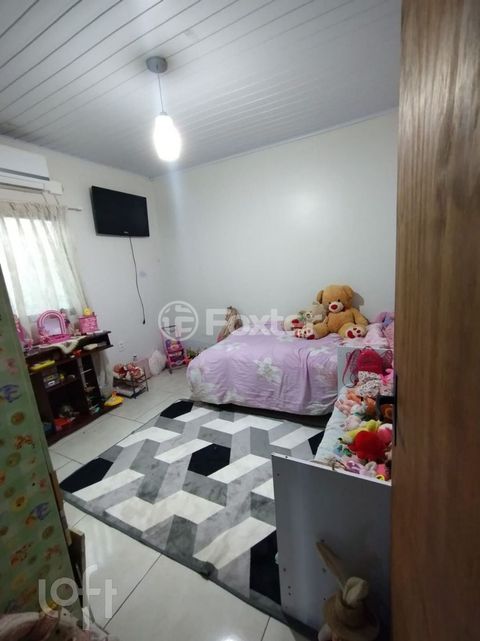 Image 14 - 879554