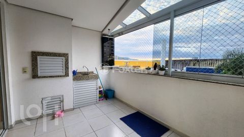 Image 4 - 879555