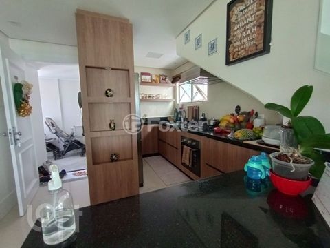 Image 9 - 879558