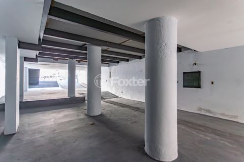 Image 7 - 879559