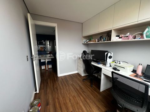 Image 7 - 879562