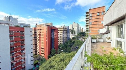 Image 10 - 879567