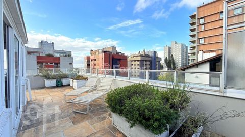 Image 12 - 879567